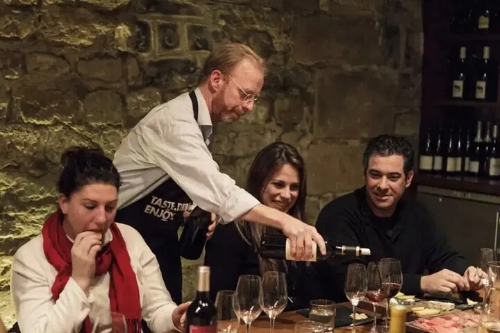 Paris by Night: A Luxurious Panoramic Wine Tour Experience