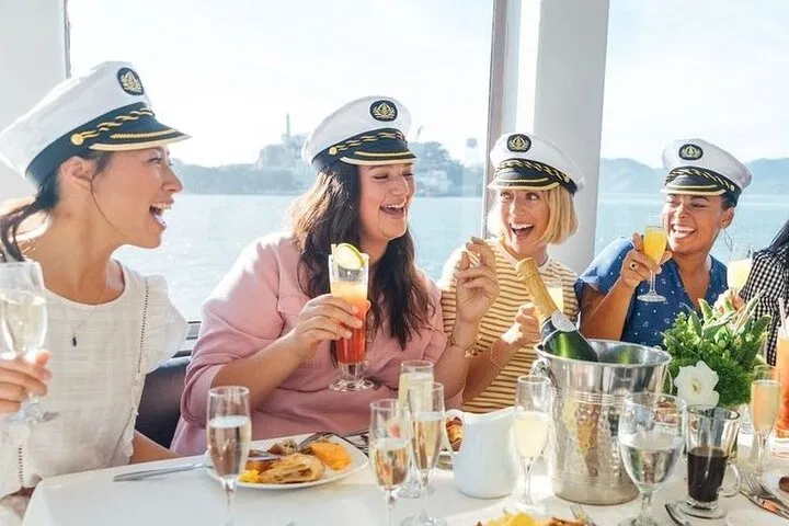 Toronto Odyssey Brunch: Skyline Views & Gourmet Delights!