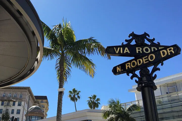 LA's Iconic Sights: Full Day Tour from Santa Monica