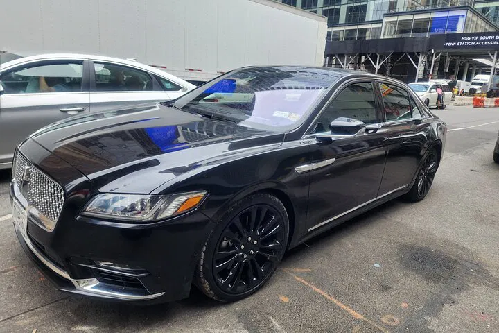 Stress-Free JFK Airport Round Trip: Luxurious Limo Service