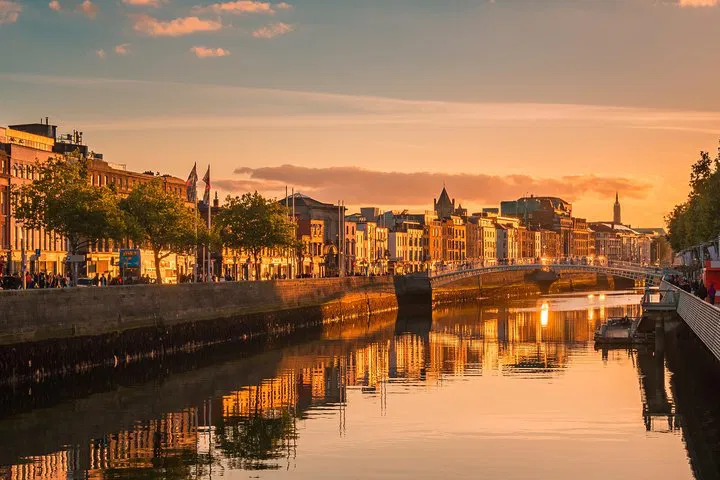 Dublin's Luxury Car Tour: Design Your Dream Irish Adventure
