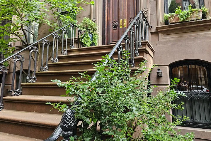 Greenwich Village TV Tour: Maisel, Friends, & More!
