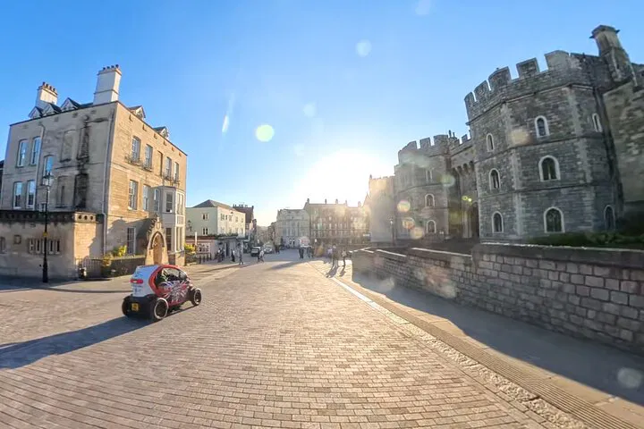 Windsor Go-Kart Tour: Royal Sights & Exhilarating Drives