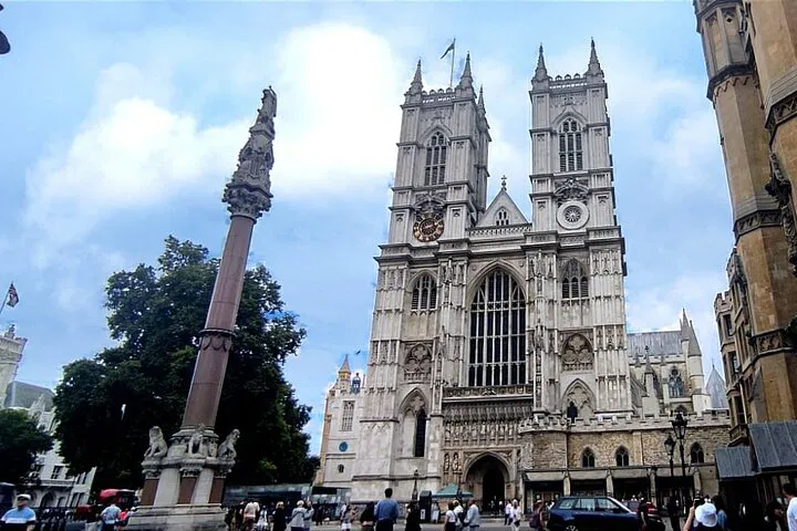 Uncover London's Royal History: A Kid-Friendly Westminster Abbey & Westminster Tour