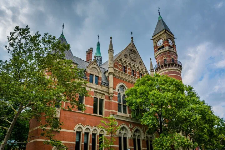Uncover Greenwich Village's Haunted Secrets: A Thrilling Exploration Game!