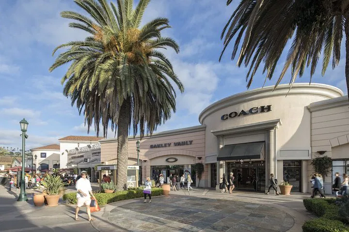 Luxury Shopping Getaway: San Diego to Carlsbad Premium Outlets