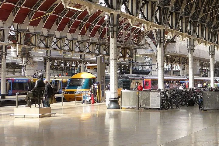 Seamless Heathrow-Paddington Transfers: Your Stress-Free London Connection