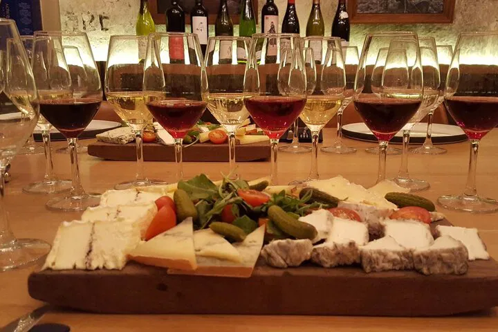 Paris in a Whirlwind: Private Sightseeing with Wine