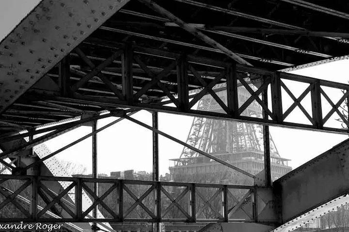 Unleash Your Inner Photographer: A Parisian Photo Adventure