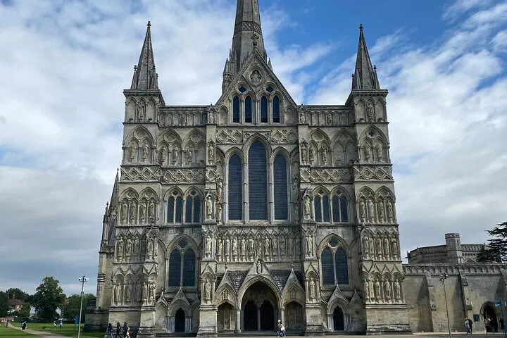 Stonehenge, Windsor & Salisbury: Private Day Trip