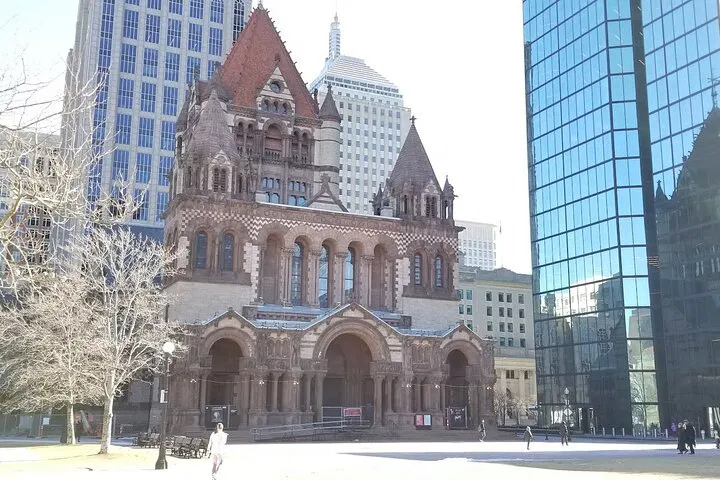 Boston & Harvard Bus Tour: History, Culture & More!
