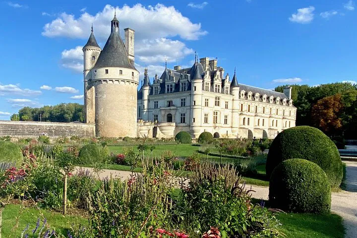 Unforgettable Private Loire Valley, Mont Saint-Michel & D-Day Beaches Tour