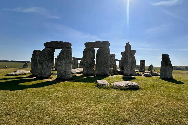 Stress-Free Stonehenge: Private Transfer from London to Southampton