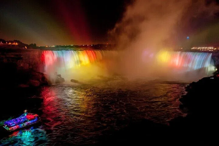 Niagara Falls Fireworks Night Tour: Canada & USA Views!