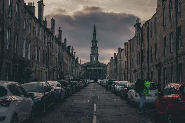 Stress-Free Edinburgh Airport Transfer: Private Hotel Pickup