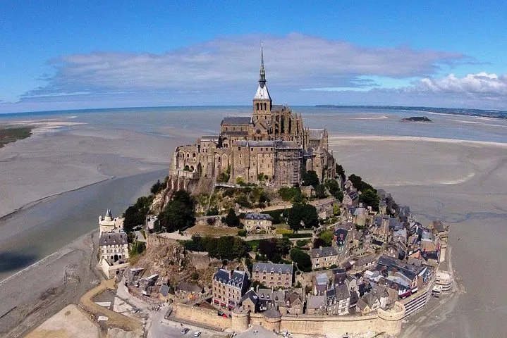 Discover Mont Saint-Michel: A Luxurious Private Day Trip from Paris