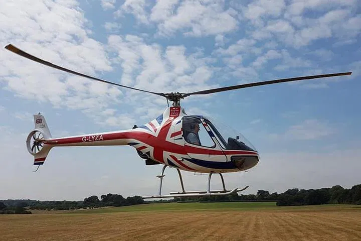 Soar Above: Your 25-Minute Helicopter Discovery Flight!