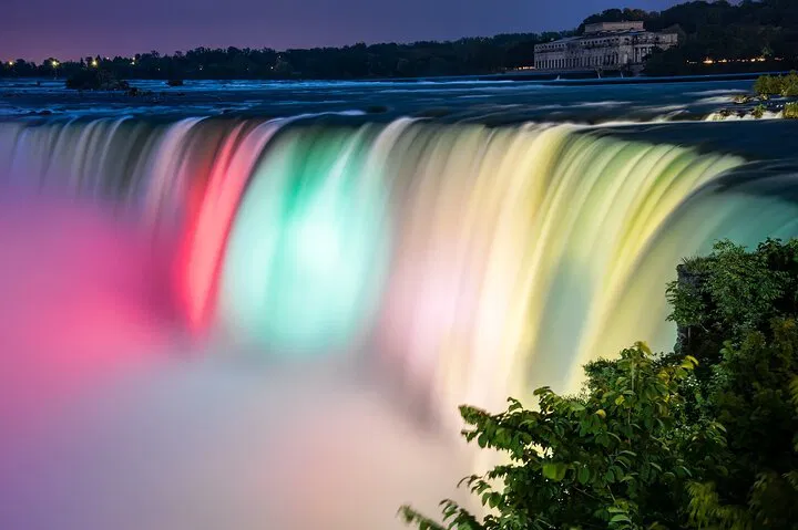 Enchanting Niagara: Holiday Night Illumination Walking Spectacle!