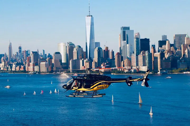 Soar Above: Deluxe Manhattan Helicopter Tour Experience