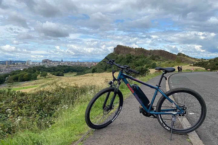 Edinburgh E-Bike Tour: See More, Explore Hidden Gems