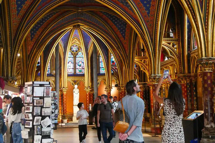 Unlock Parisian History: Private Tour of Sainte-Chapelle & Conciergerie