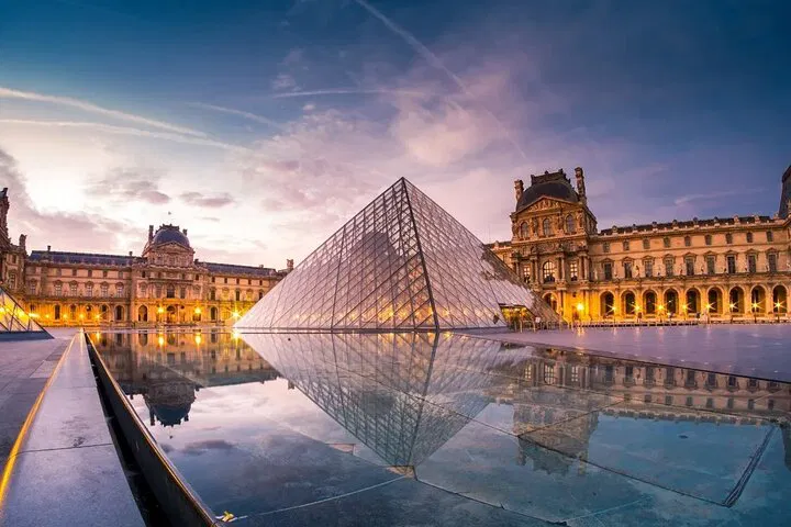Louvre Museum: Skip-the-Line Ticket & Art Exploration
