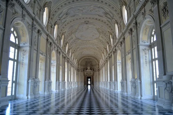 Turin's Royal Palace: Guided Tour of Venaria Reale