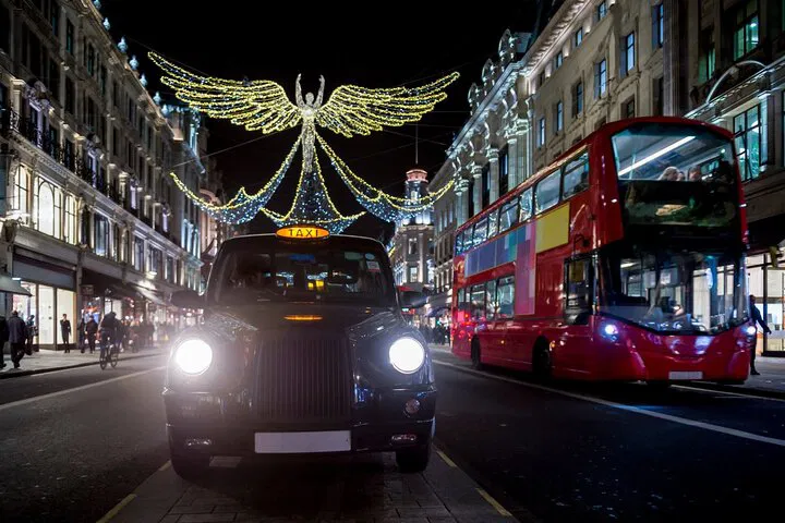 London Christmas Lights Taxi Tour: Festive City Views
