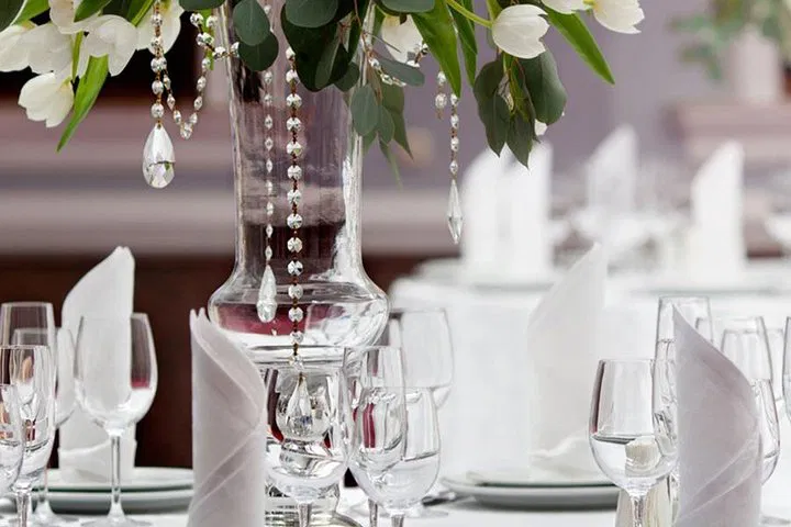Parisian Tableware Mastery: A French 'Service' Revelation