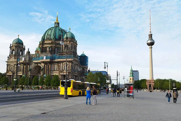 Berlin Lights: Private Tour from Alexanderplatz