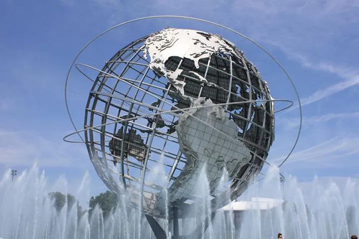 NYC Contrasts: Bronx, Queens & Brooklyn Tour
