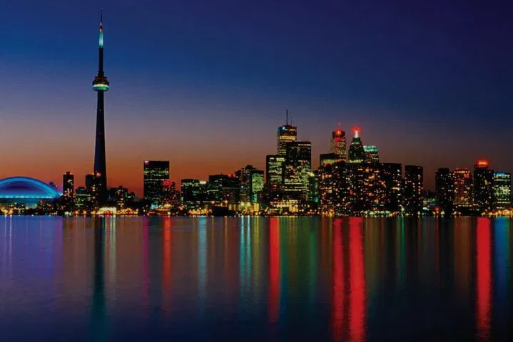 Toronto Winter Wonderland: Private Sightseeing Adventure