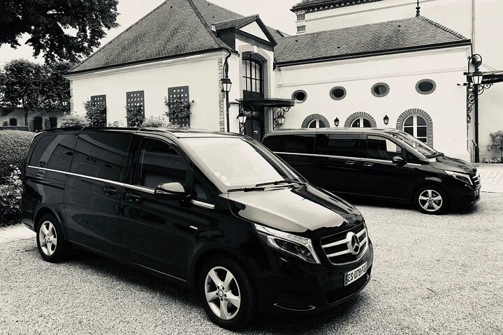 Stress-Free Champagne Transfers: Private Airport Shuttle