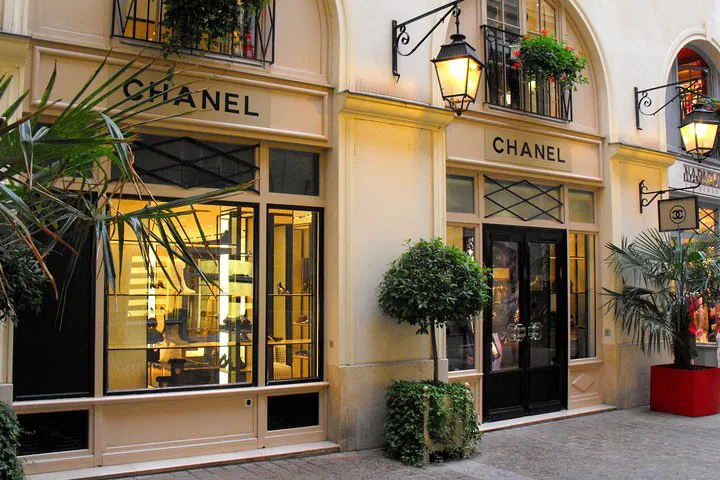 Step into Parisian Elegance: A Coco Chanel Audio Adventure