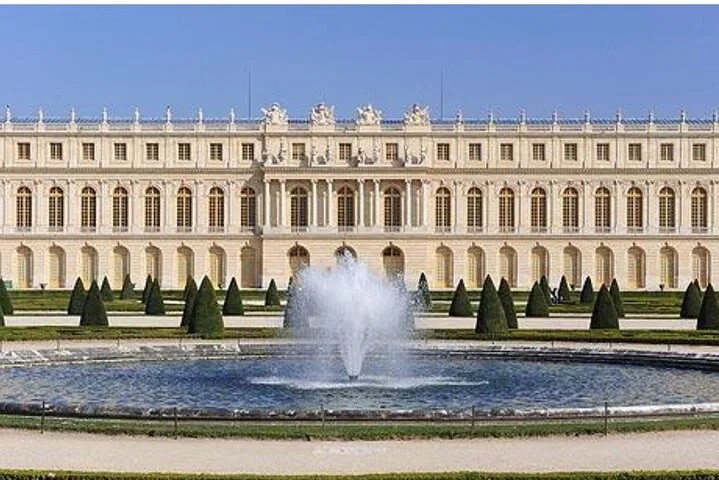 Paris Dream Day: Louvre, Versailles & City Private Tour!
