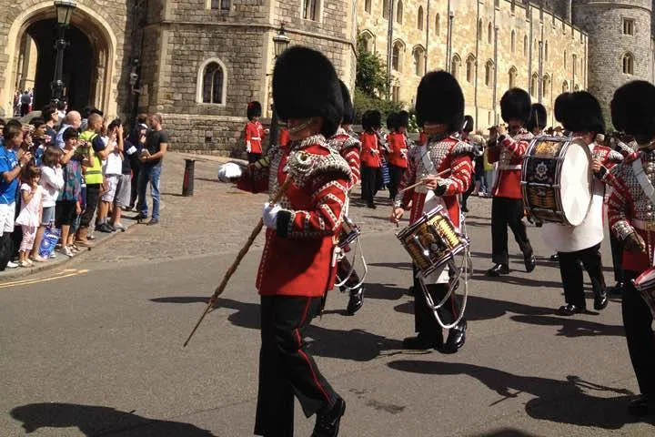 Cruise to Castle: Southampton to London via Windsor Private Tour