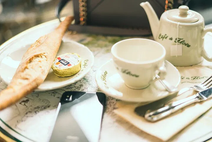 Paris in a Day: Indian Meal & Panoramic City Tour from CDG