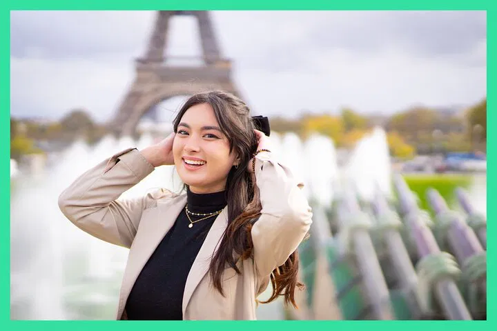 Capture Paris in Style: Personalized Photo Tour with a Pro!