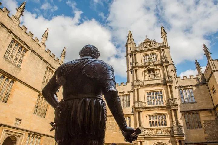 Oxford University Alumni-Led Walking Tour w/ Entrance