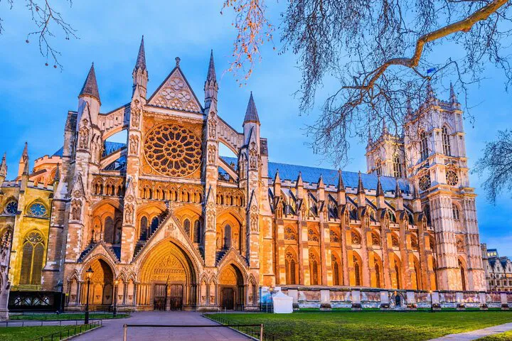 Uncover London's Royal History: A Changing of the Guard & Westminster Abbey Tour!