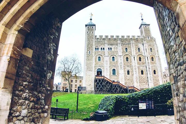 Unlock London's Secrets: A Personalized Private Day Tour