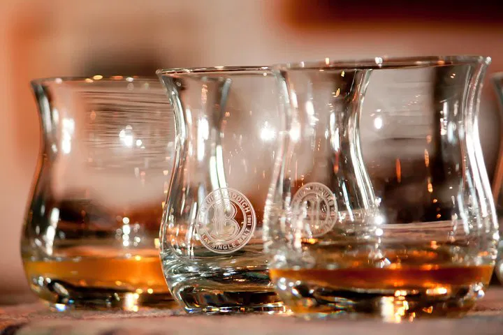 Islay Whisky Adventure: 4-Day Immersive Distillery Tour from Edinburgh