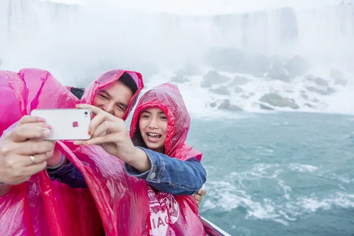 Niagara Falls & Boat Tour: Best Canada Day Trip!