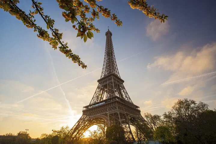 Paris by Night: Illuminations Tour & Eiffel Tower Adventure