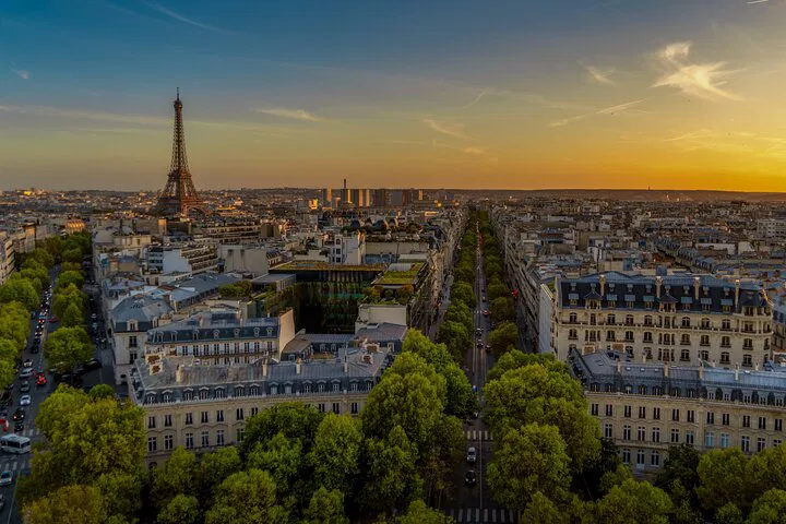 Uncover Paris' Treasures: A Private Louvre & City Tour