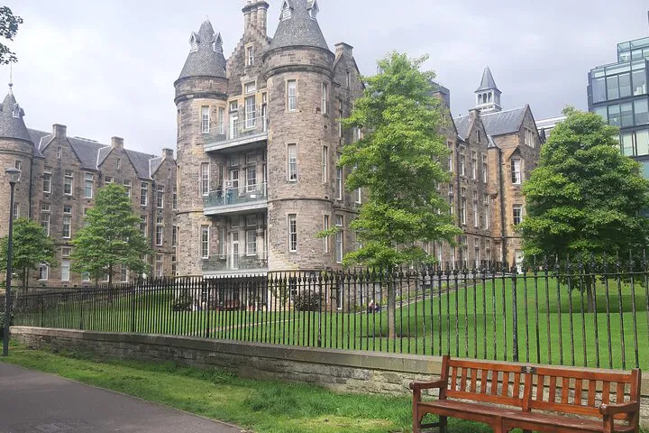 Uncover Edinburgh's Medical Secrets: A Doctor-Led Walking Tour