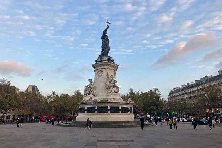 Discover Paris's Hidden Gems: A Marais District Walking & Tasting Adventure