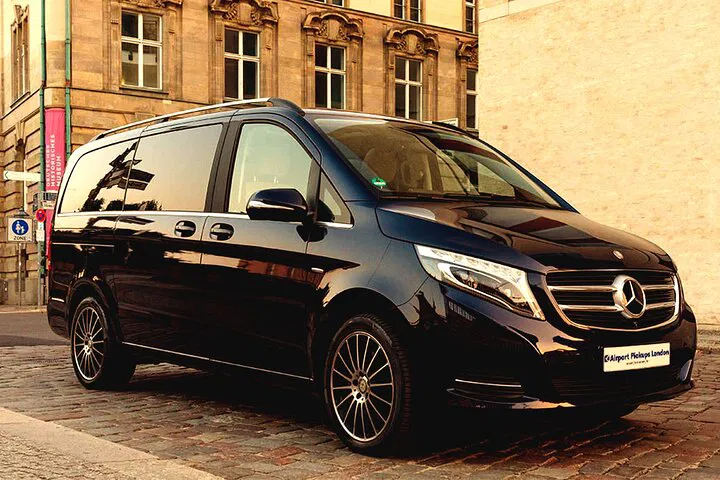 Stress-Free Gatwick to Birmingham Transfers: Personalized & Punctual