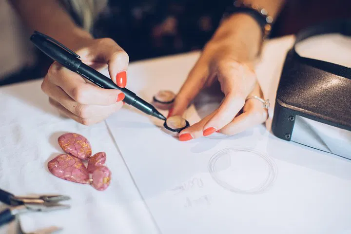 Unleash Your Inner Artist: Design Luxury Jewelry in Paris' Le Marais