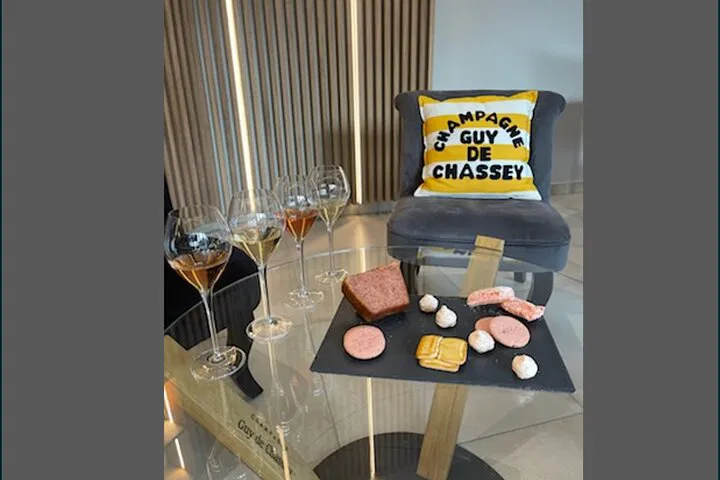 Sweet Moment Champagne Tour: Taste & Pastry Pairing